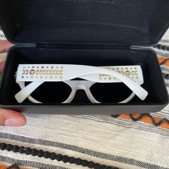 New Versace 👑 sunglasses - Picture 7 of 8